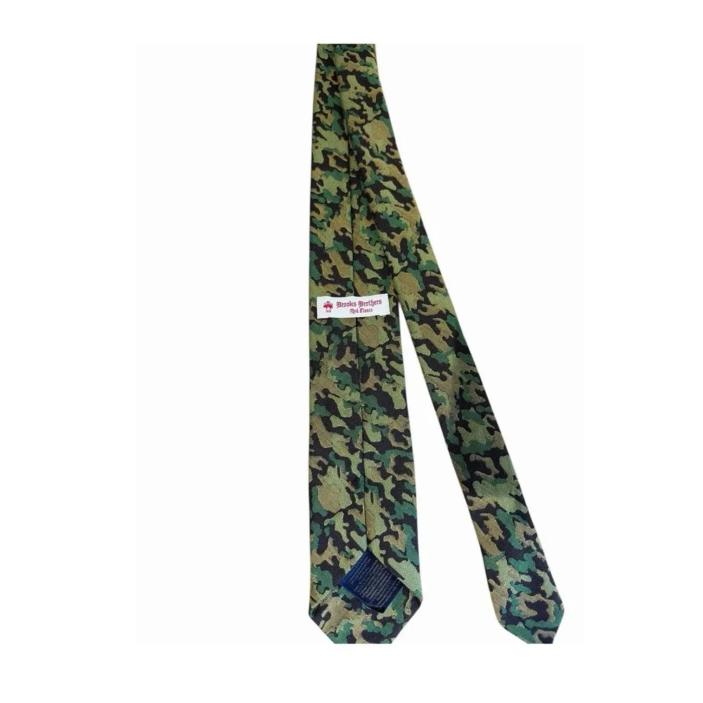 Vtg Brooks Brothers Red Fleece Cotton/Silk Neck Tie Camouflage Fabric UK Wove US